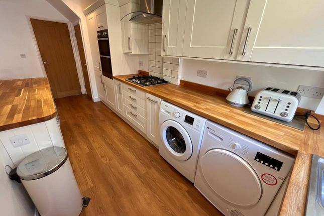 Glebelands Drive, Leeds photo 5