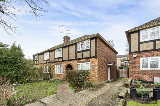 2-bed flat on 29, Monks Close, Enfield, £375,000