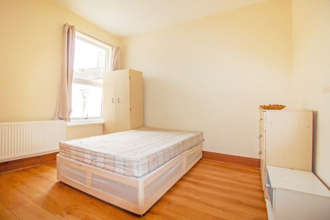 Thumbnail Room to rent in Room 5, Shrewsbury Road, Forest Gate