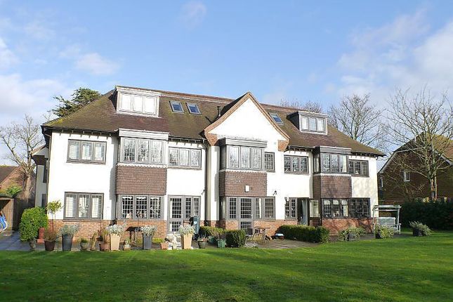 2 bed flat to rent in 11 Paveley House, Fishbourne Road East, Chichester PO19