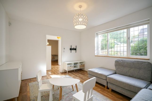 26, Ladies Grove, St. Albans photo 3