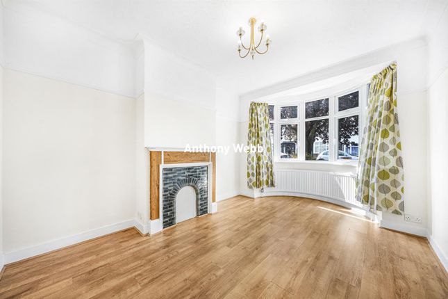 48, Stirling Road, London photo 2