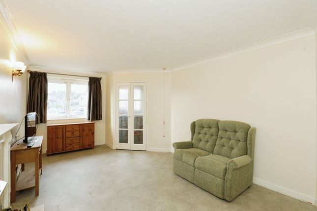 15, Weaver Court, London Road, Northwich photo 2