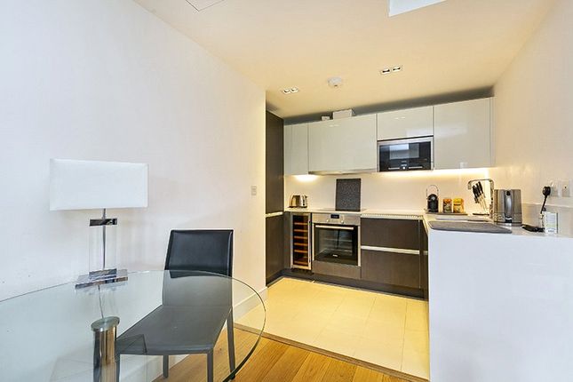 Flat for sale in Kew Bridge Road, Brentford