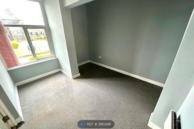 Flat  A Keighley Road, Colne photo 2