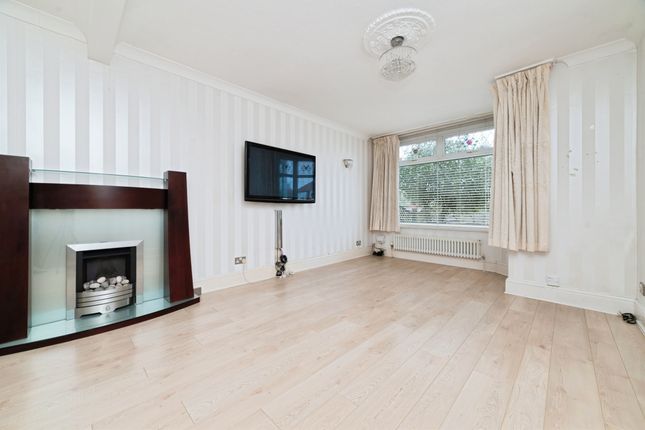 136, Carr Lane, Hull photo 2