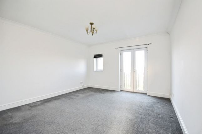 Flat 201, Mountbatten Court, Mountbatten Road, Braintree photo 2