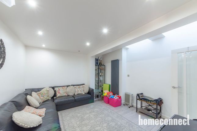 35 Newmans Lane, Loughton photo 4