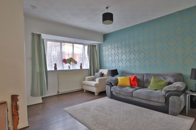 79, Burley Wood Crescent, Leeds photo 2