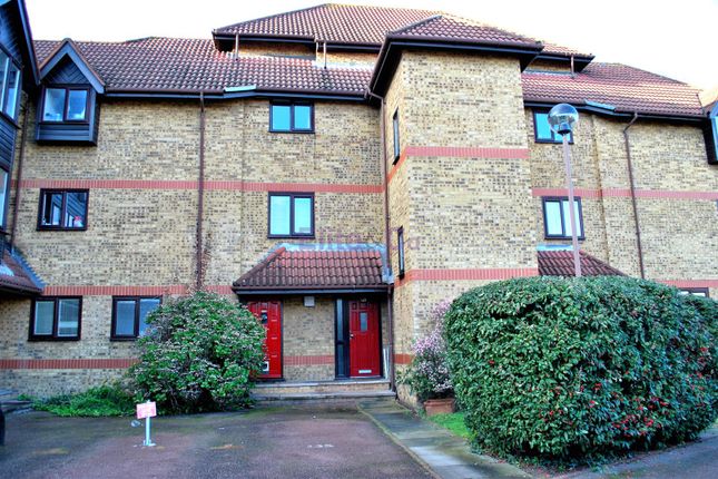Thumbnail Flat for sale in Linwood Close, London