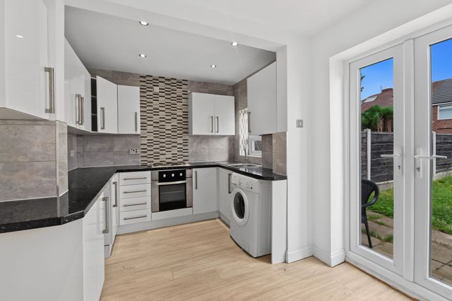 43 Deepdale Drive, Manchester photo 5