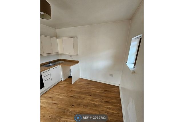 Bradford Road, Keighley photo 2