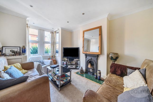 21, St. James Avenue, Farnham photo 2