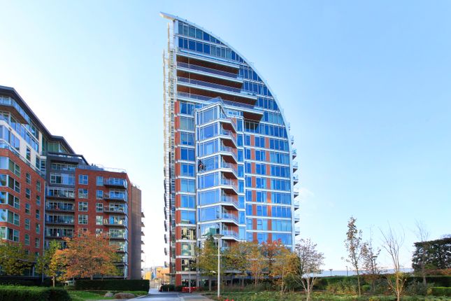 Flat for sale in Ascensis Tower, Battersea Reach, Wandsworth, London