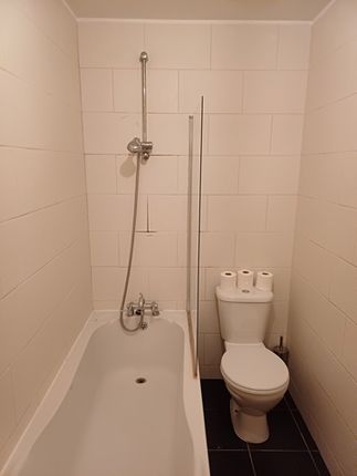 Flat 7, 14 Market Street Lancshire, Bacup photo 5