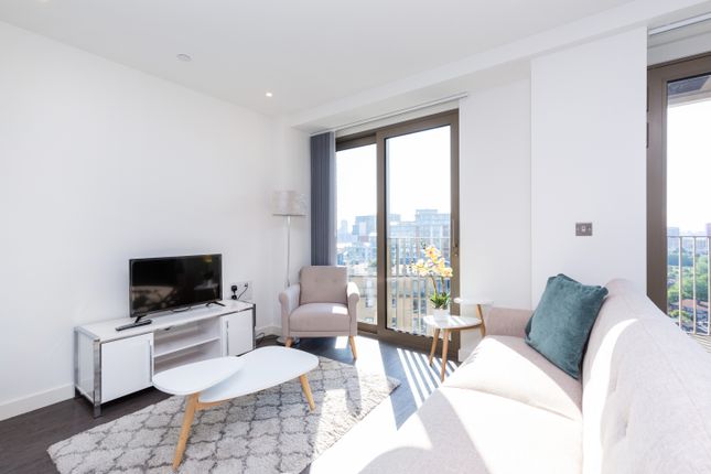 Flat for sale in Excel Docks, London