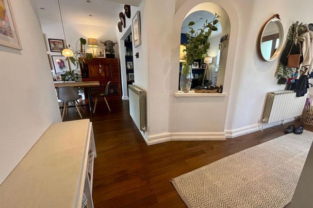 16, Pyecombe Corner, Woodside Park photo 3
