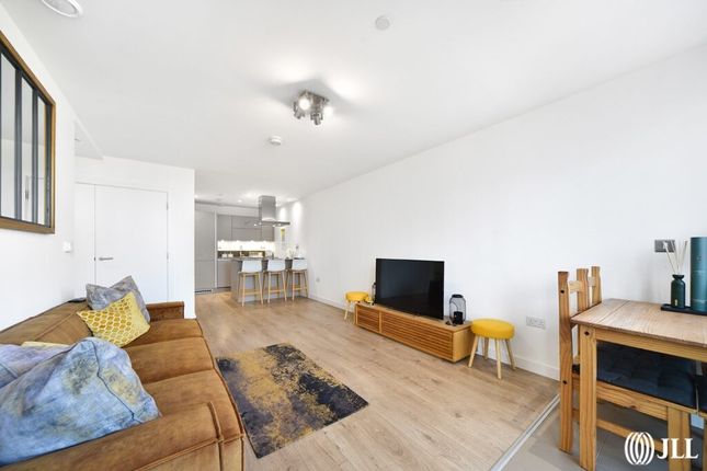 Flat for sale in Stratosphere Tower, Great Eastern Road, London