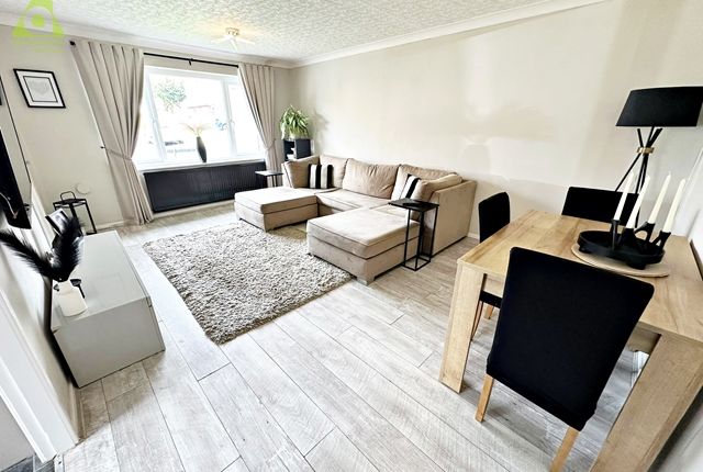 2, Marlbrook Mews Greater Manchester, Westhoughton photo 3