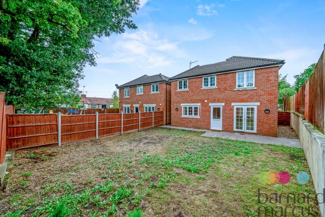 House 1, Amber Close, County Gate, New Barnet, En5 photo 3