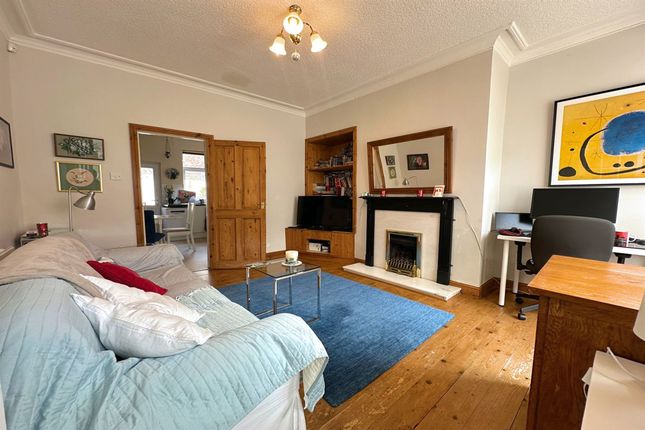 20 Hyde Grove, Sale photo 2