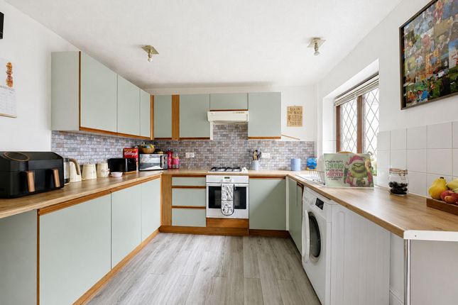 85 Holborough Road, Snodland photo 4