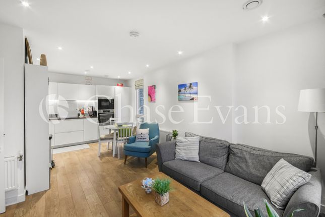 Flat for sale in Banbury Point, Lansbury Square, Poplar