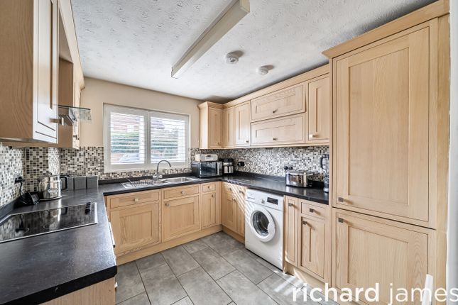 22, Garraways, Royal Wootton Bassett photo 3