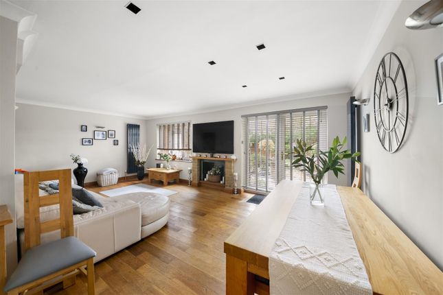 2B, Tudor Way, Uxbridge photo 3