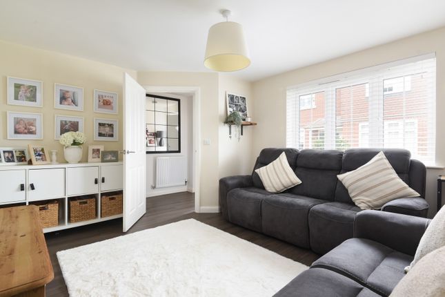34 Tyler Road, Staplehurst, Kent photo 4