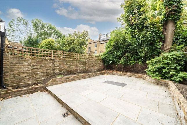 24, Batoum Gardens, London photo 4