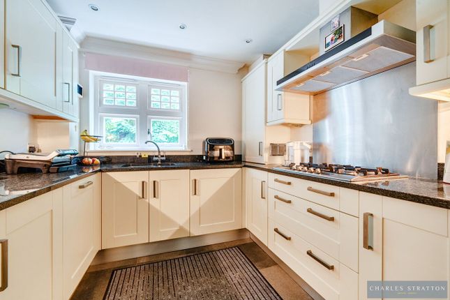 Apartment 8, Kingswood Lodge, Romford photo 2