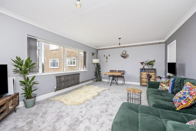27 Woodland Court, Dyke Road Avenue, Hove photo 2