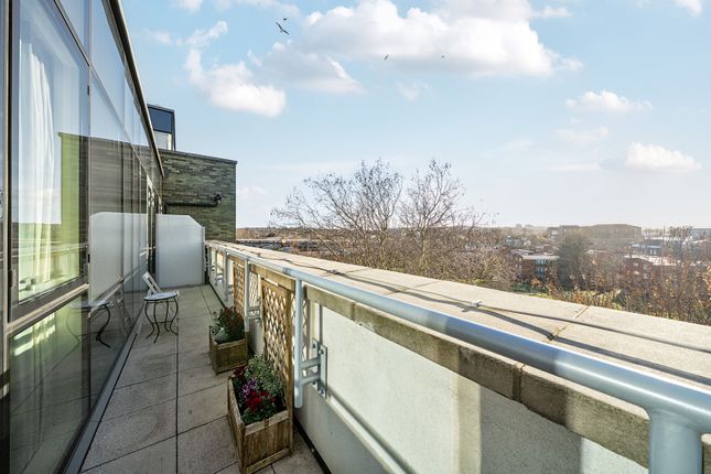 Apartment 82, 2, Woods Road, London photo 3