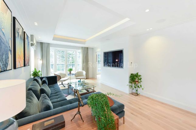 Flat for sale in Park View Road, London