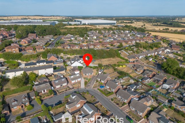 8, Meadow Court, Pontefract photo 3
