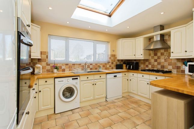 10, Tenby Close, Cherry Hinton, Cambridge photo 3
