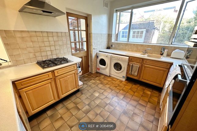 Elgar Avenue, Elgar Avenue, London photo 2