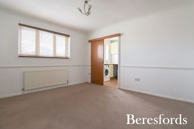56a Station Road, Brentwood photo 4