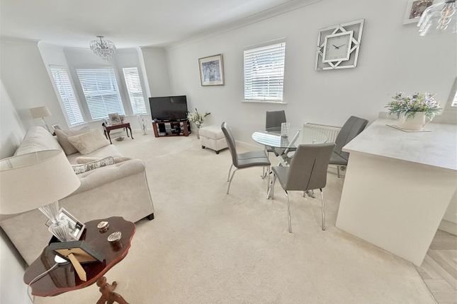 Flat 5 The Manor, 40, Brooklands Road, Sale photo 3