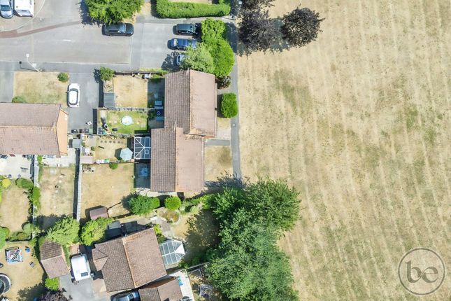 24 Ledran Close, Reading photo 3