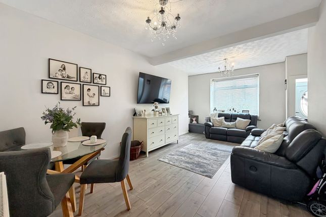 37 Van Road, Caerphilly photo 2