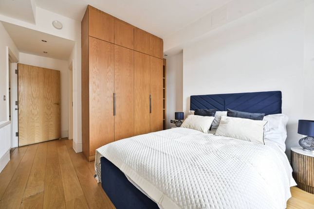 Flat for sale in Nevern Square, Earls Court, London