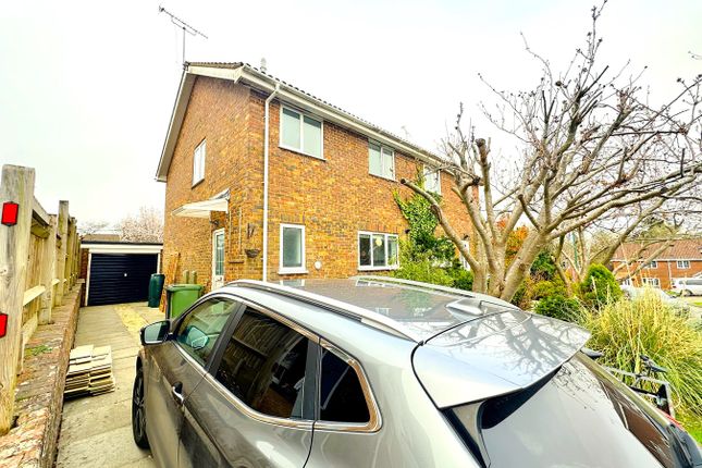 Thumbnail Semi-detached house to rent in Falconers Drive, Battle