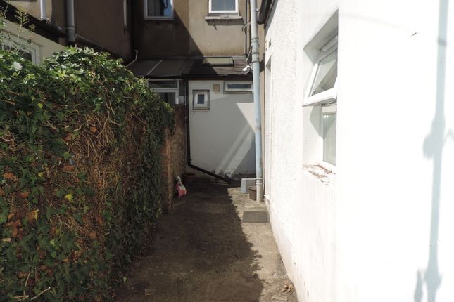 Flat to rent in Alfred Street, Cardiff