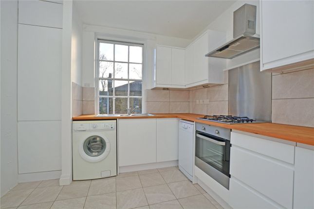 Flat to rent in Point Close, Greenwich, London