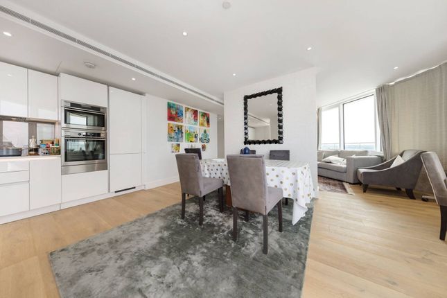 Thumbnail Flat to rent in Lombard Wharf, Battersea Square, London