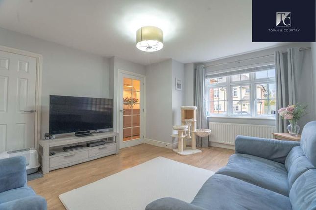10, Lion Mews, Kirkintilloch photo 4