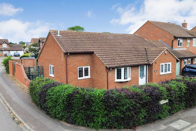 3-bed house on 11, Hollies Walk, Bedford, £360,000