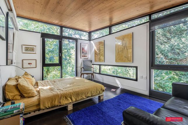 84, Creighton Avenue, London photo 4
